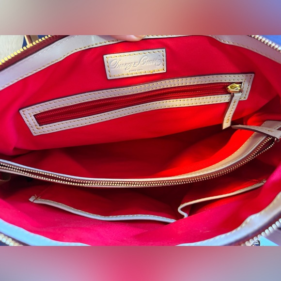 Dooney & Bourke Cream leather Shoulder Bag with Red interior - Picture 7 of 16
